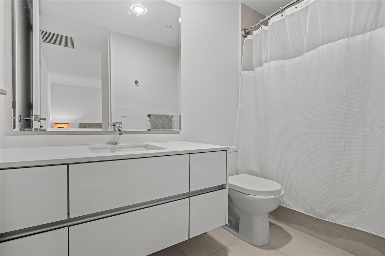 BAHIA PLAZA CONDOMINIUM - Residential