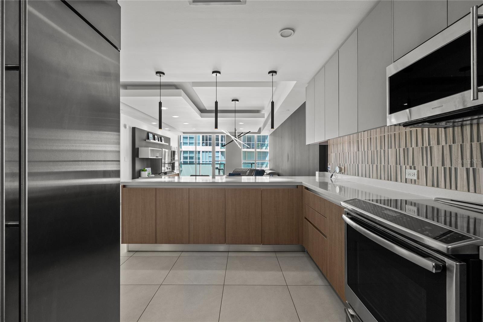 BAHIA PLAZA CONDOMINIUM - Residential