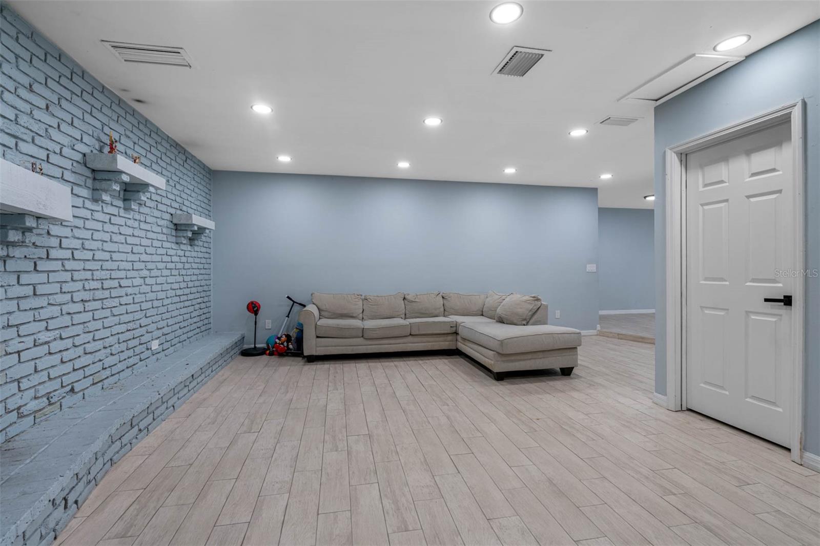 NORTH POINTE UNIT III - Residential