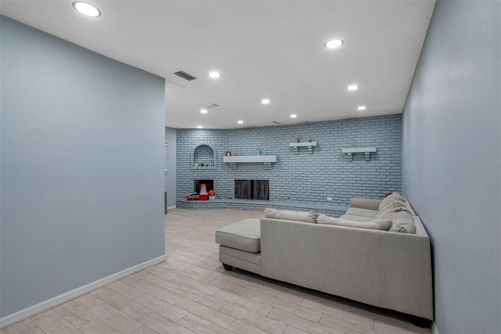 NORTH POINTE UNIT III - Residential