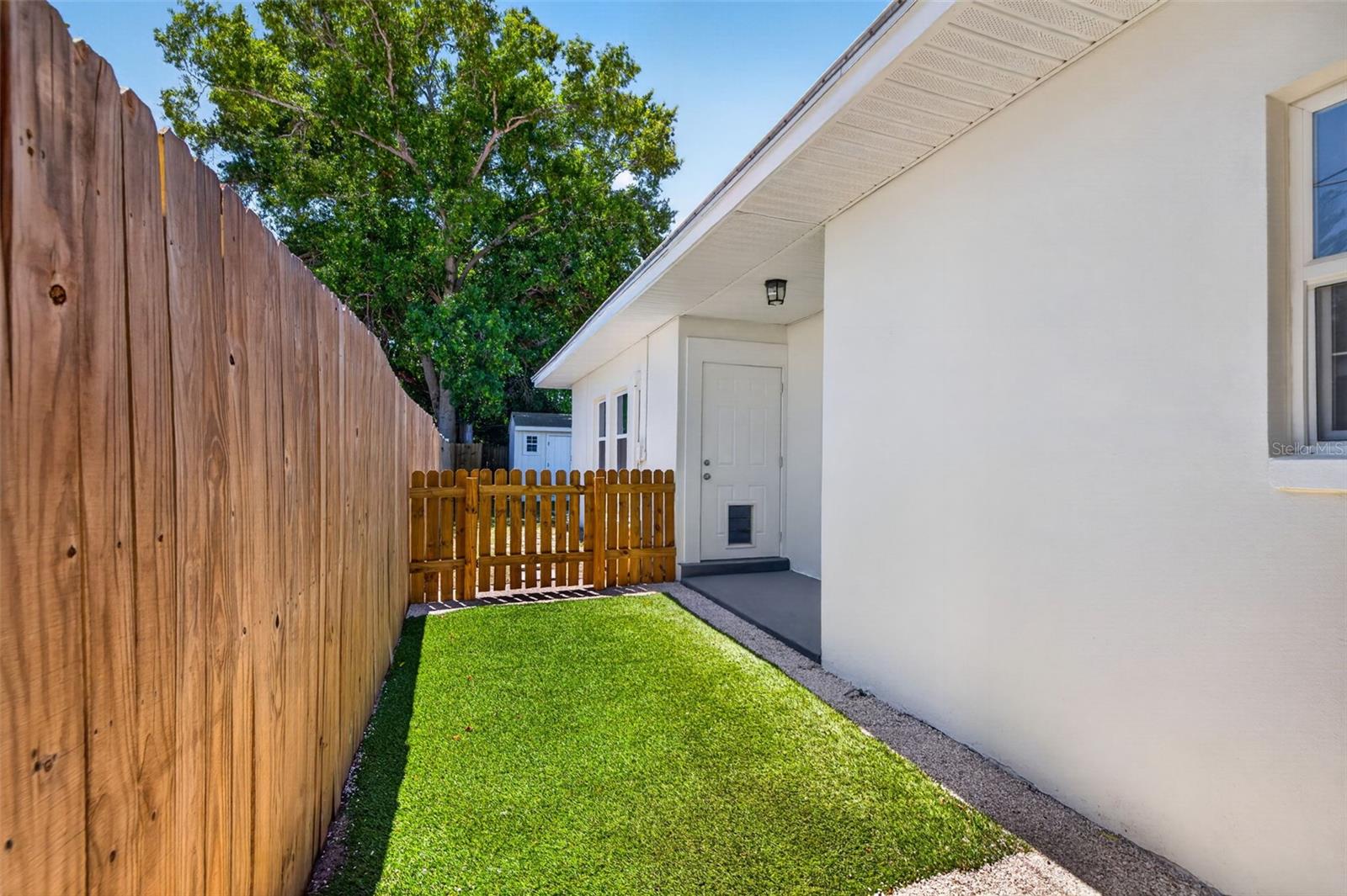 LAKE BELLEAIR - Residential