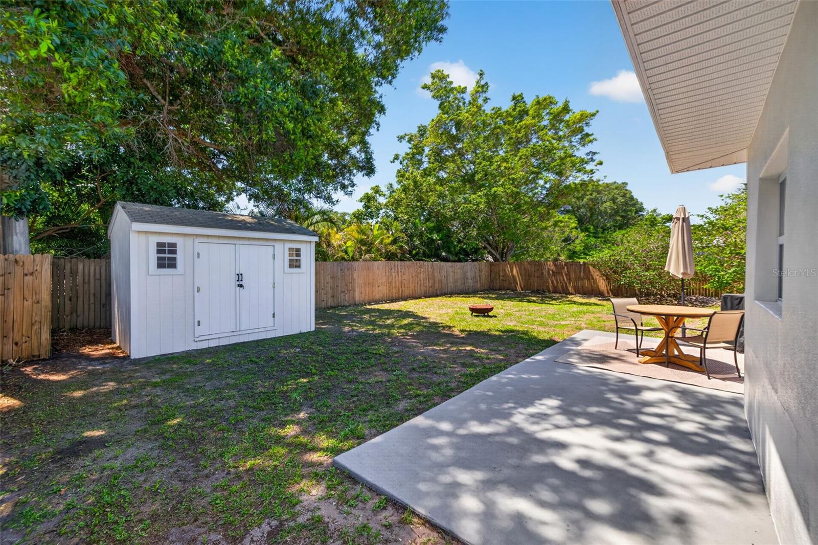LAKE BELLEAIR - Residential