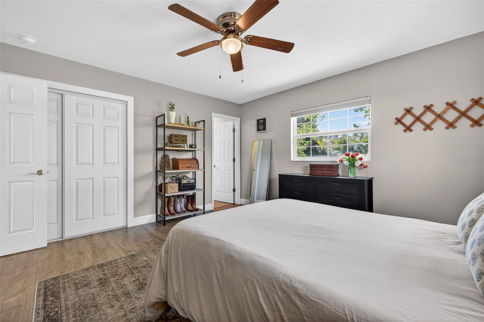 LAKE BELLEAIR - Residential