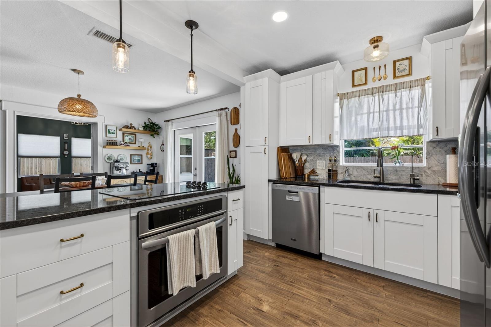 LAKE BELLEAIR - Residential