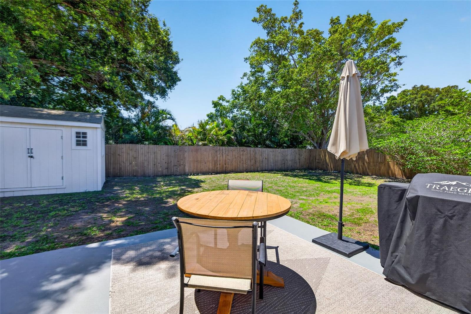 LAKE BELLEAIR - Residential