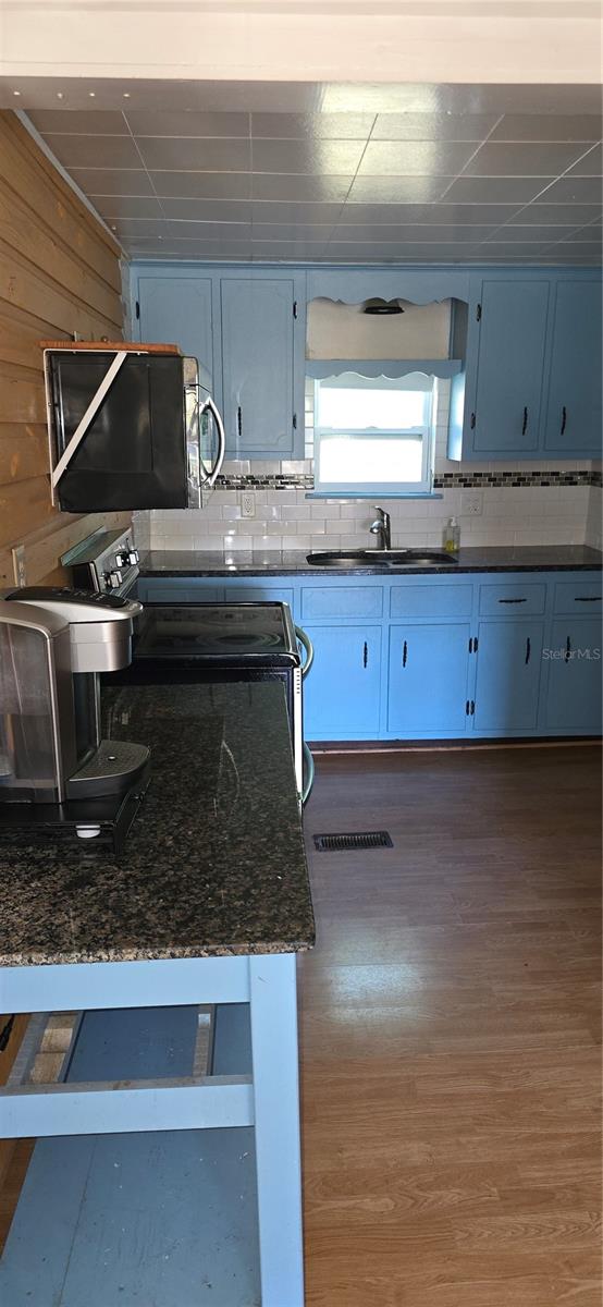 THOMPSON ADD - Residential Lease