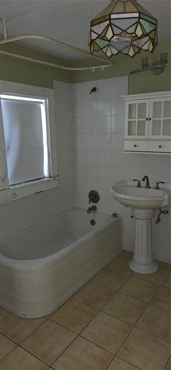 THOMPSON ADD - Residential Lease