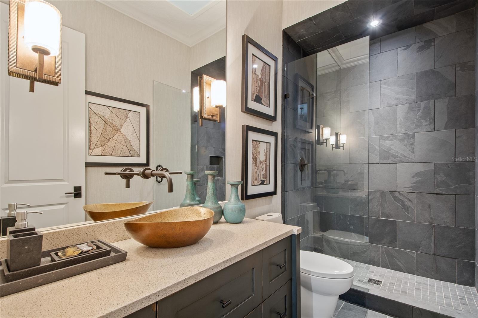 KEENES POINTE - Residential