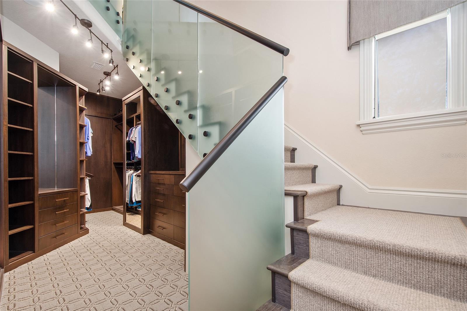 KEENES POINTE - Residential