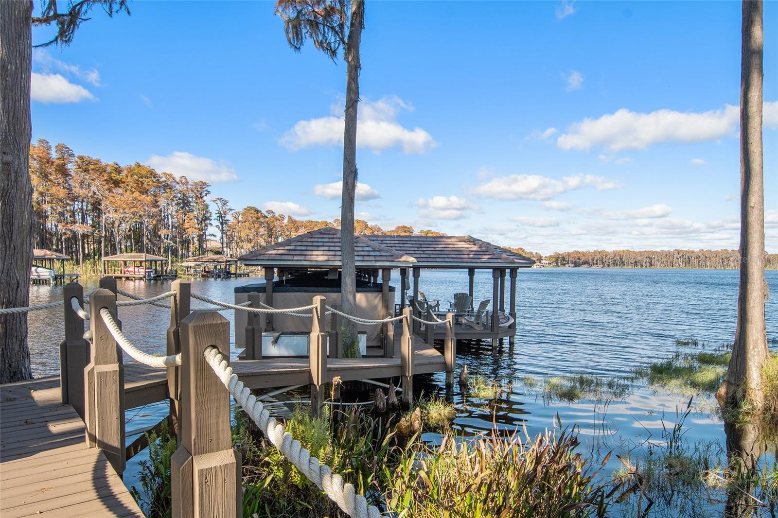 KEENES POINTE - Residential