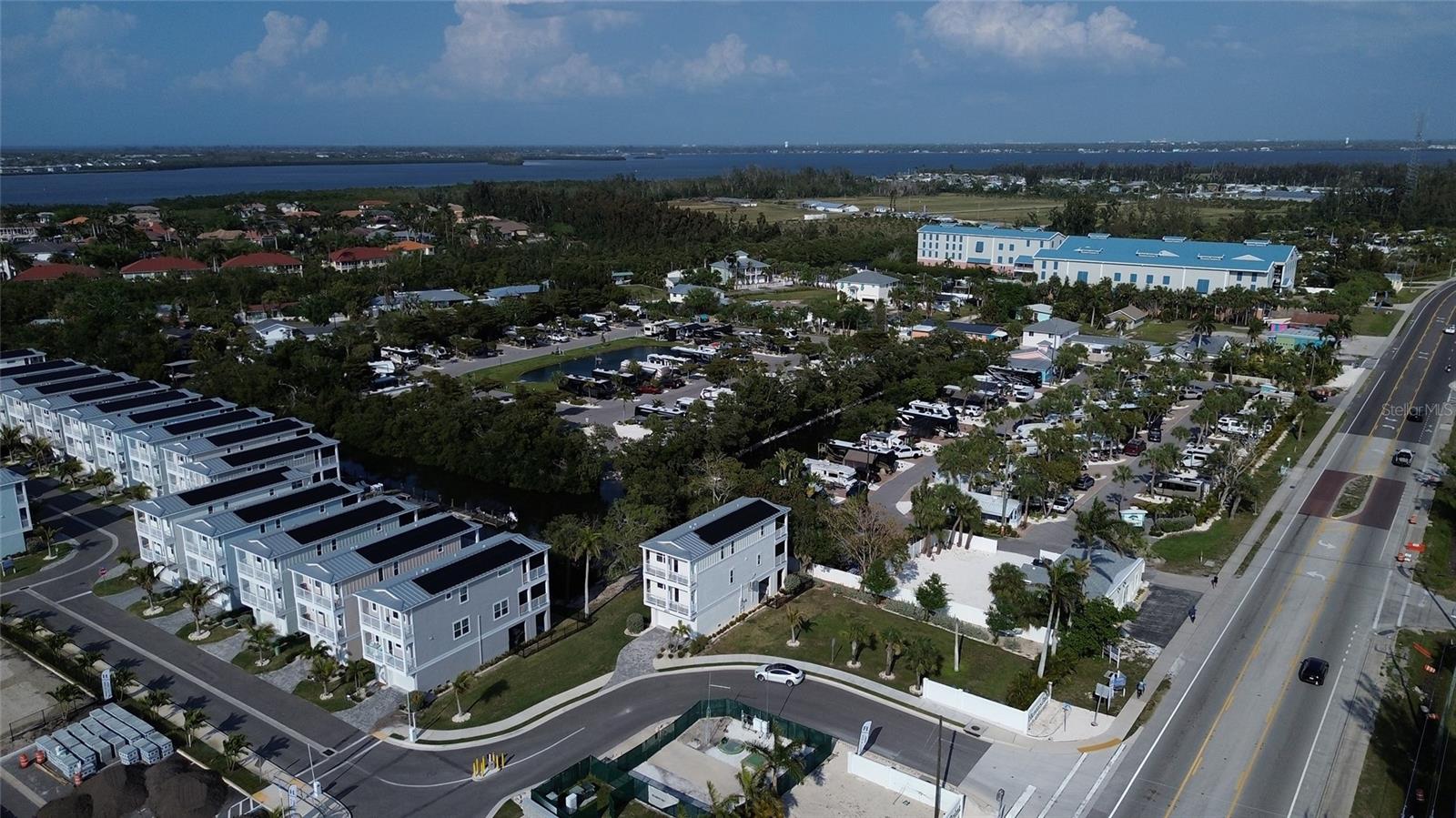 HUNTERS POINT - Residential