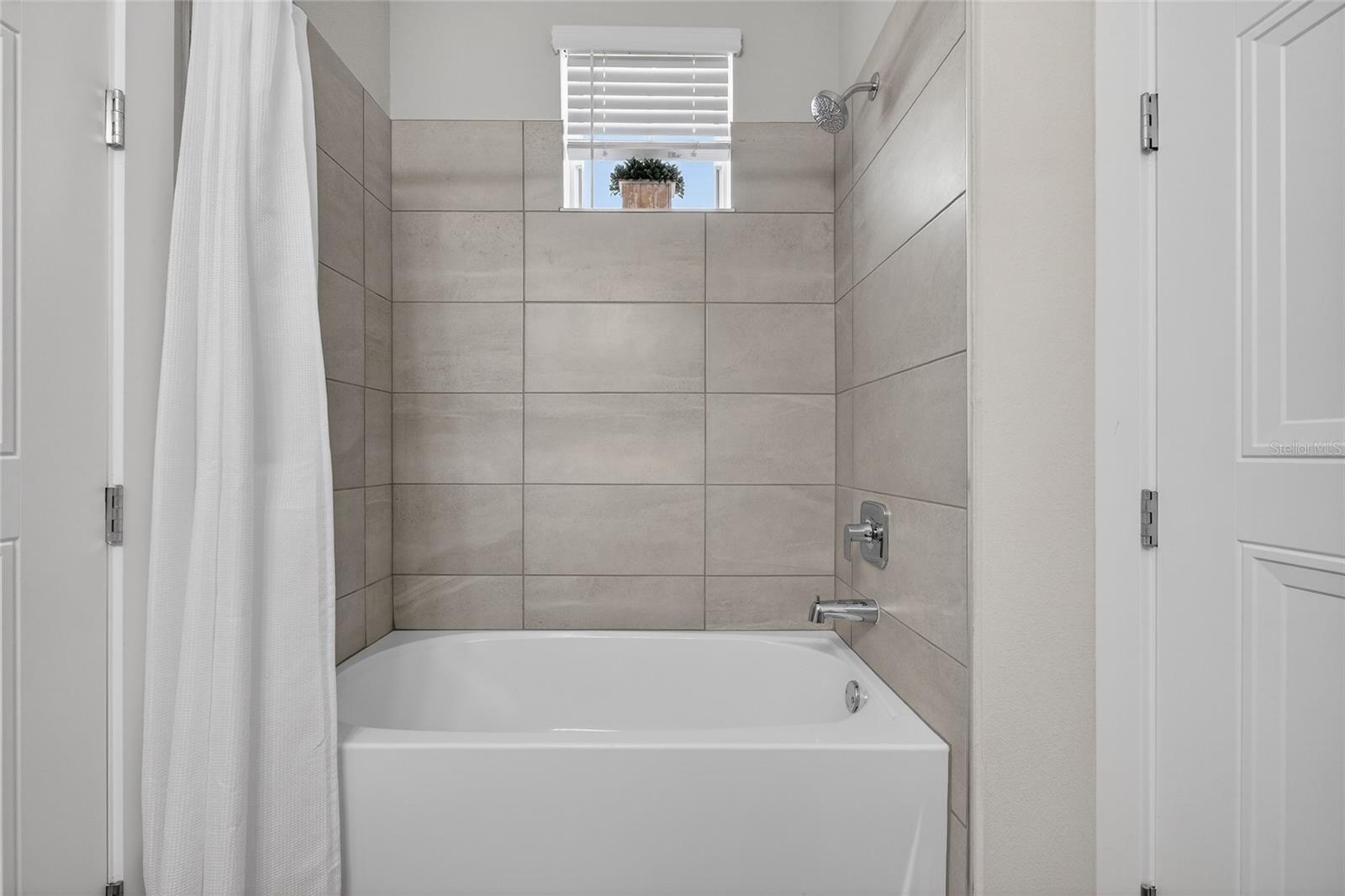 HUNTERS POINT - Residential