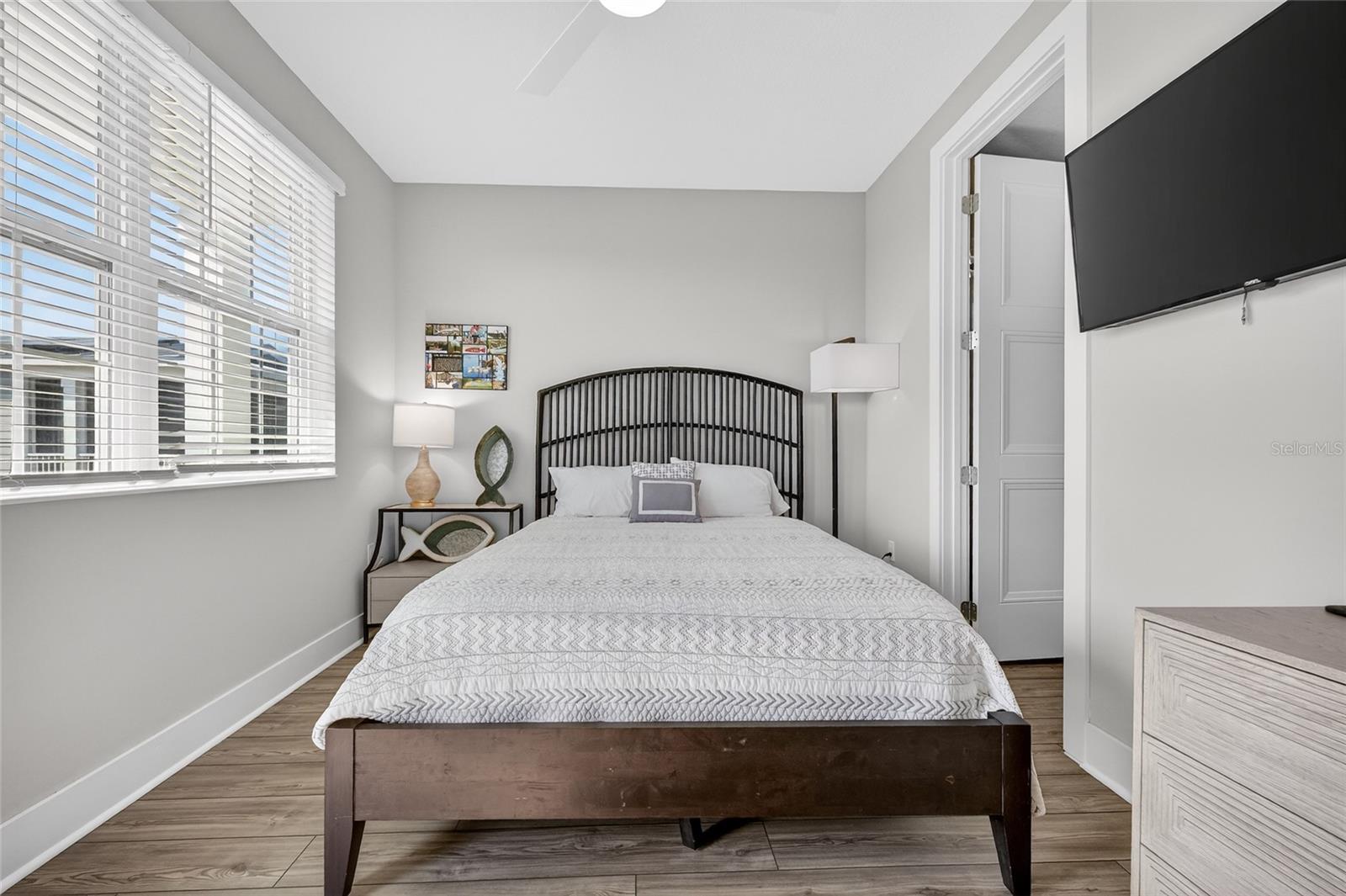 HUNTERS POINT - Residential