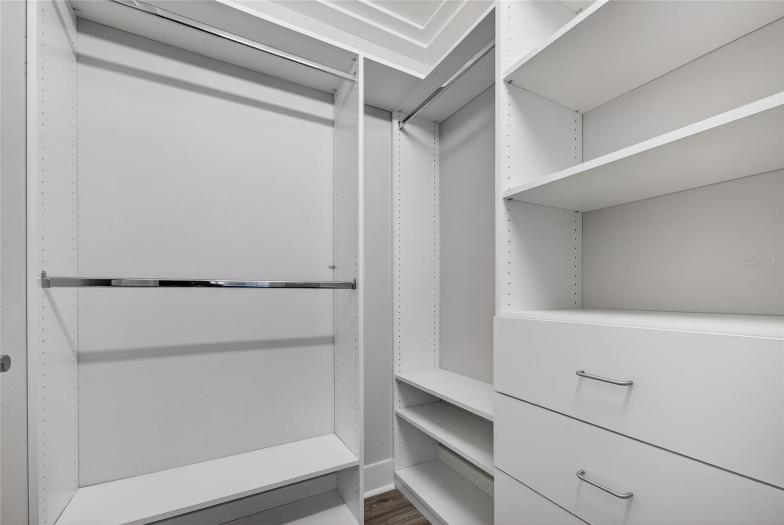 HUNTERS POINT - Residential