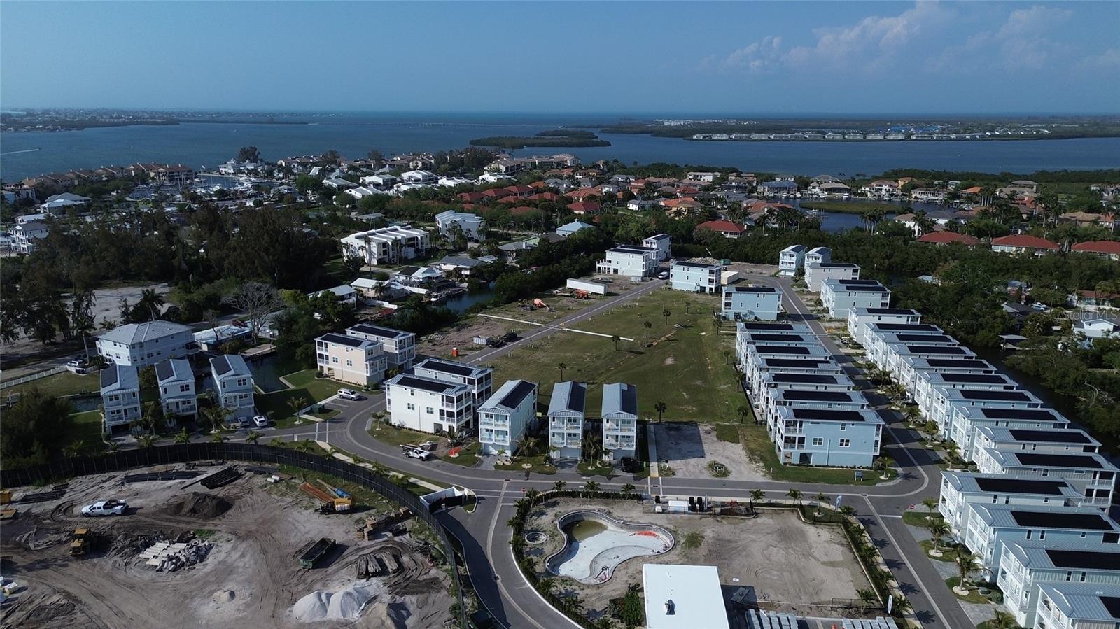 HUNTERS POINT - Residential