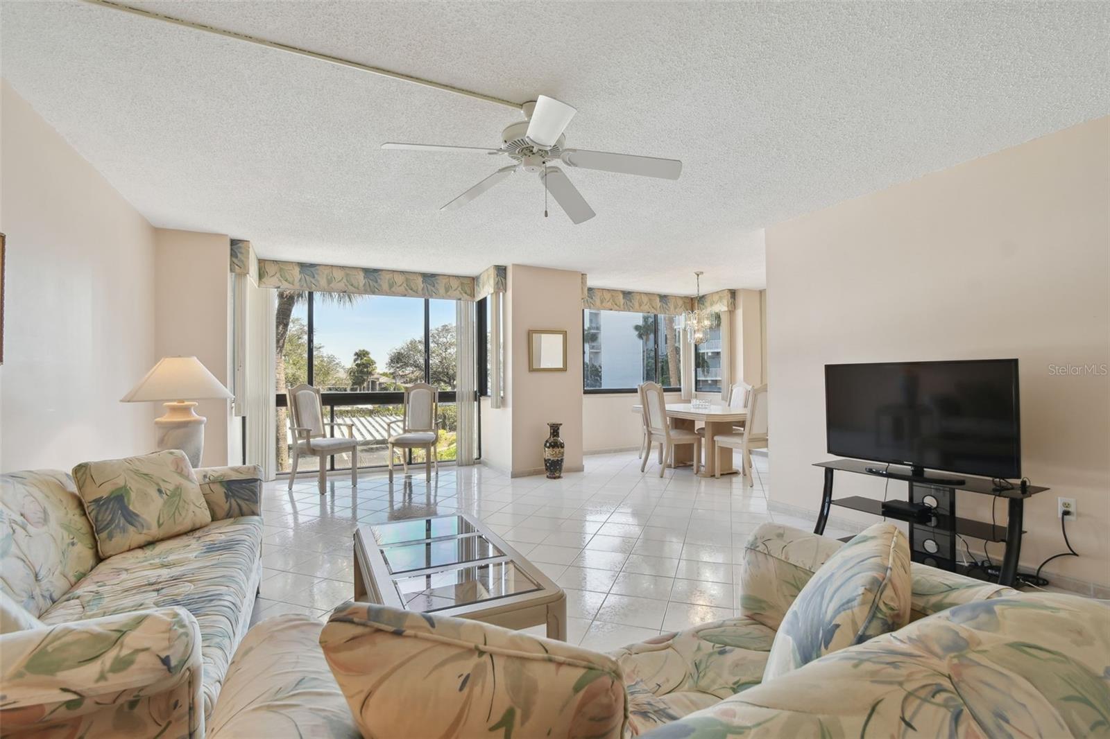 644 ISLAND WAY 206