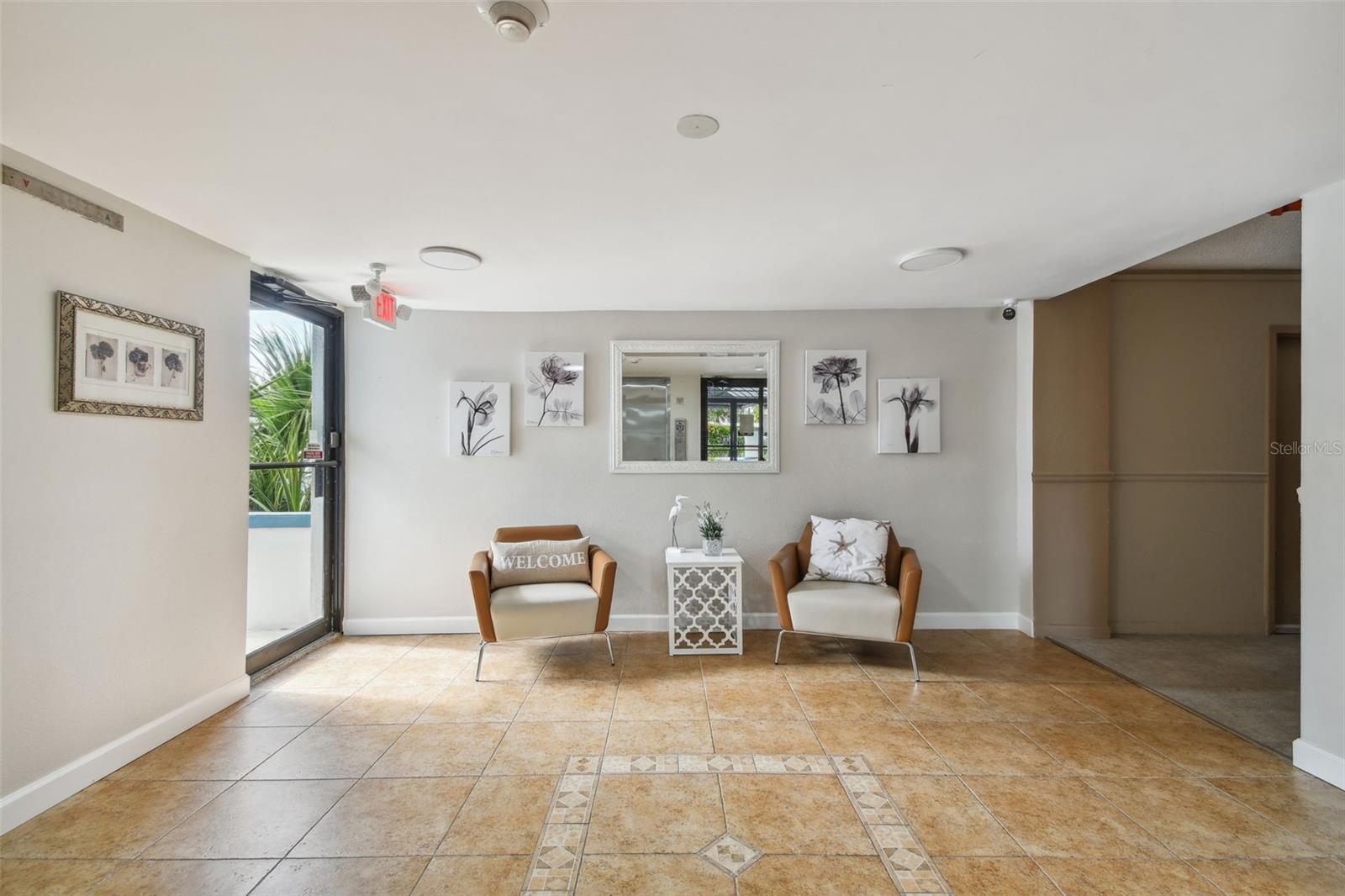 ISLAND POINT 1 CONDO - Residential