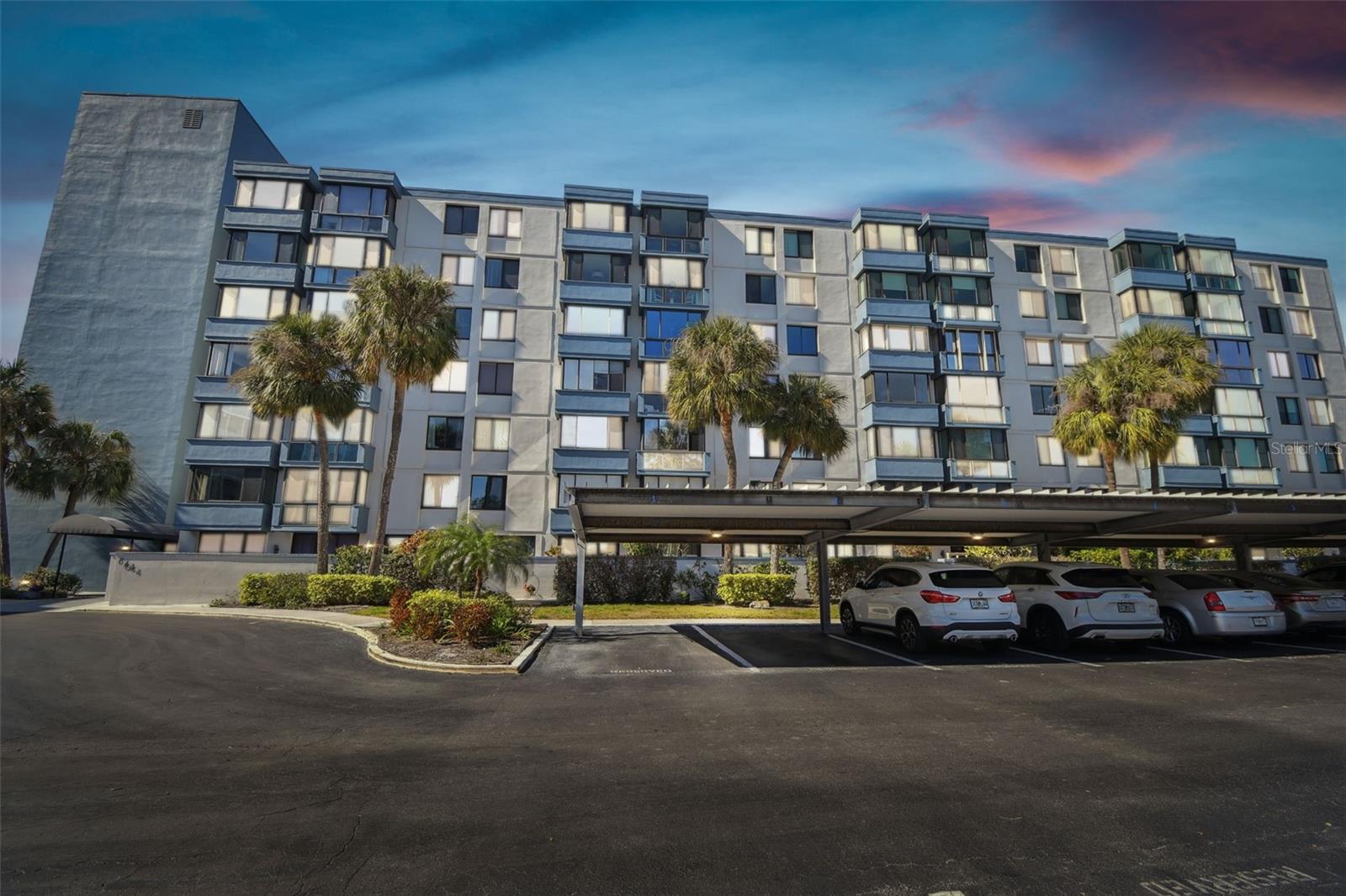 ISLAND POINT 1 CONDO - Residential