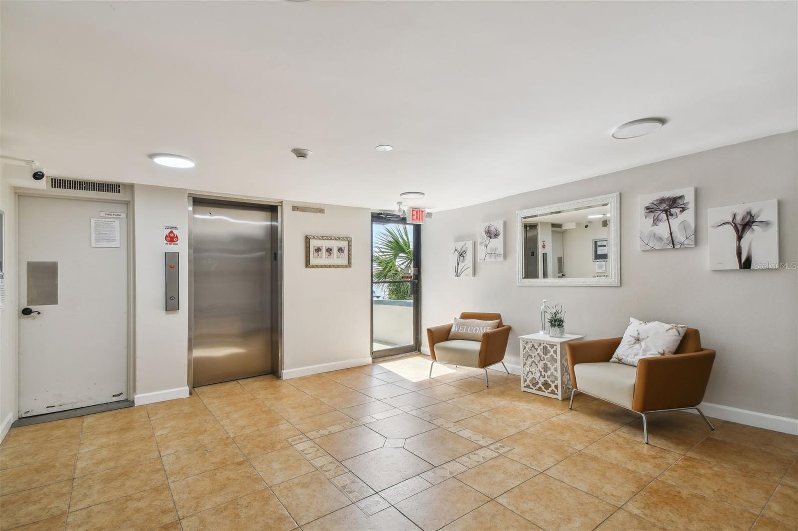 ISLAND POINT 1 CONDO - Residential