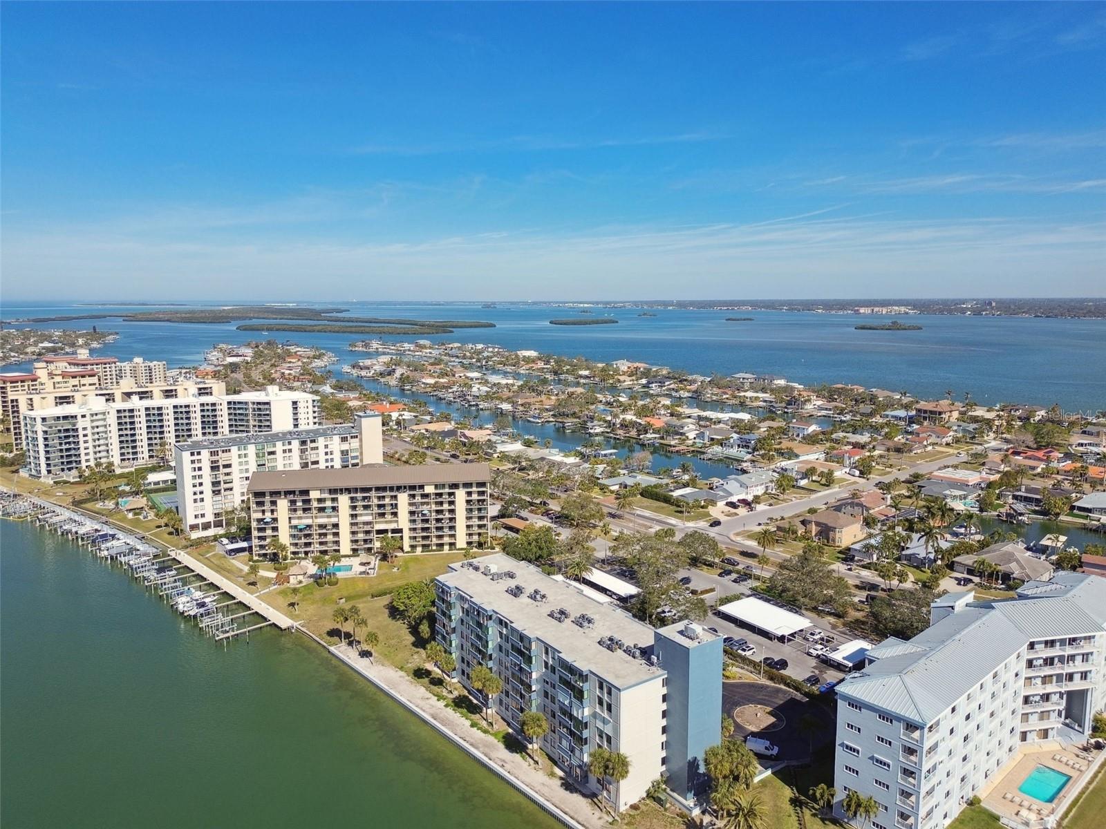 ISLAND POINT 1 CONDO - Residential