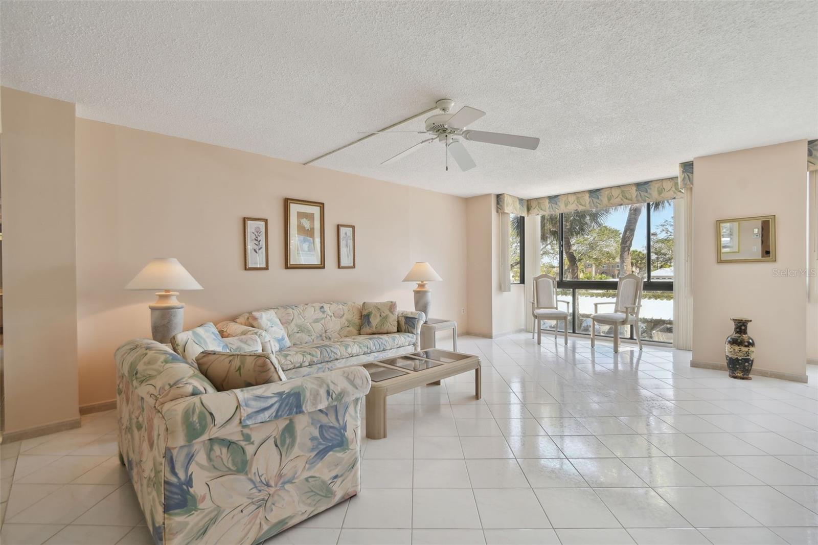 644 ISLAND WAY 206