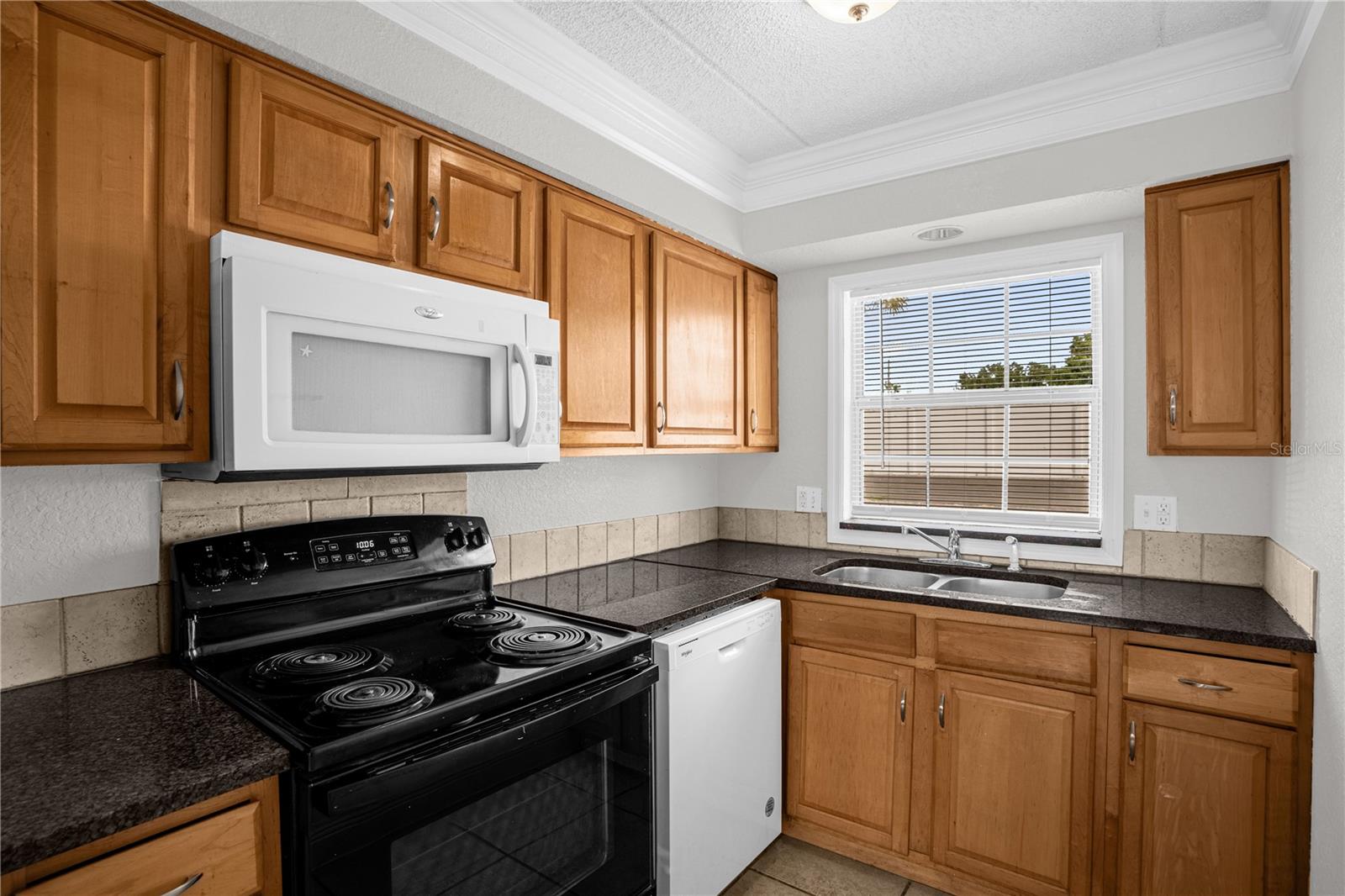 MT DORA COMMONS - Residential