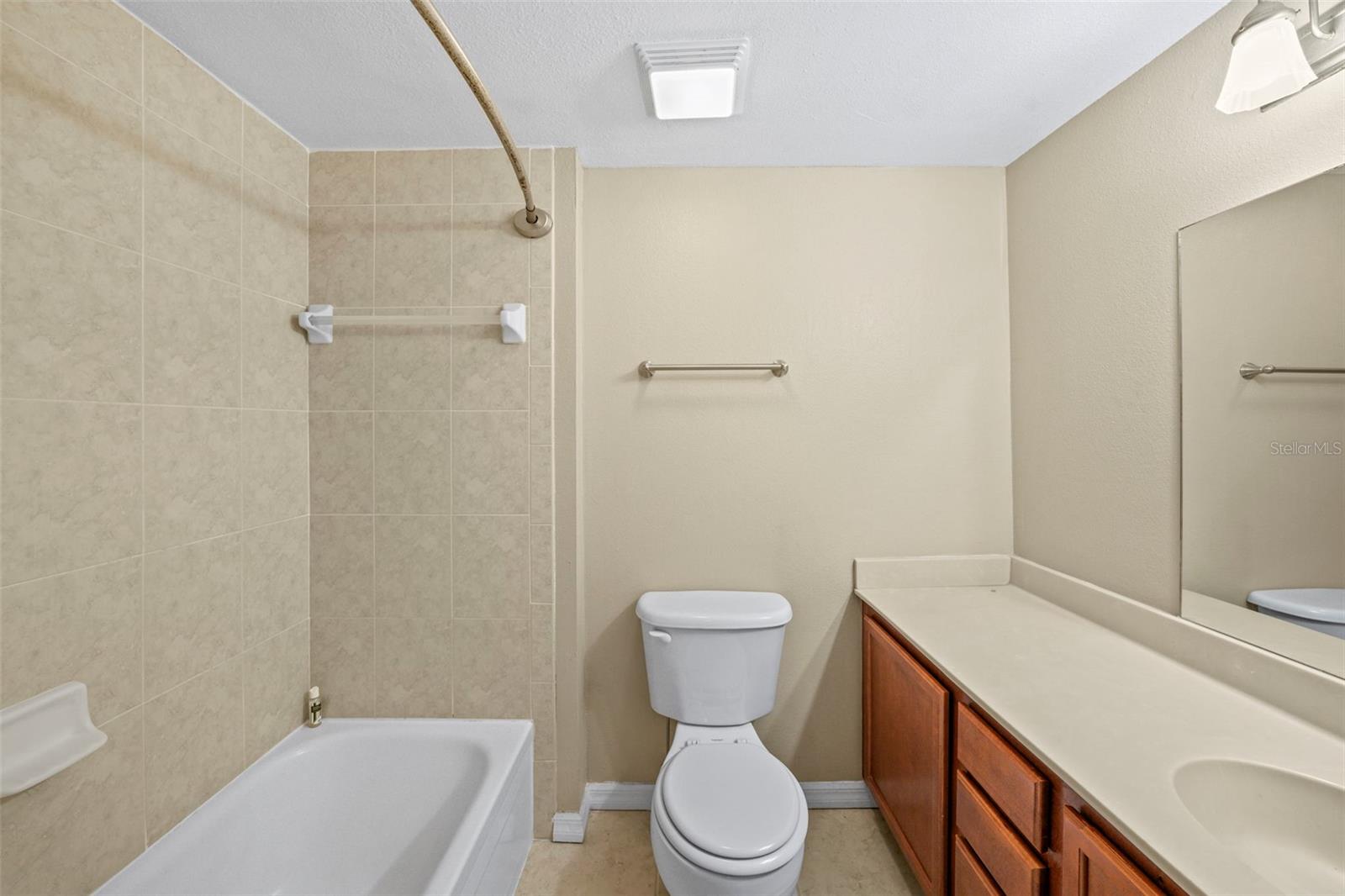 HYDE PARK TOWERS A CONDO - Residential Lease