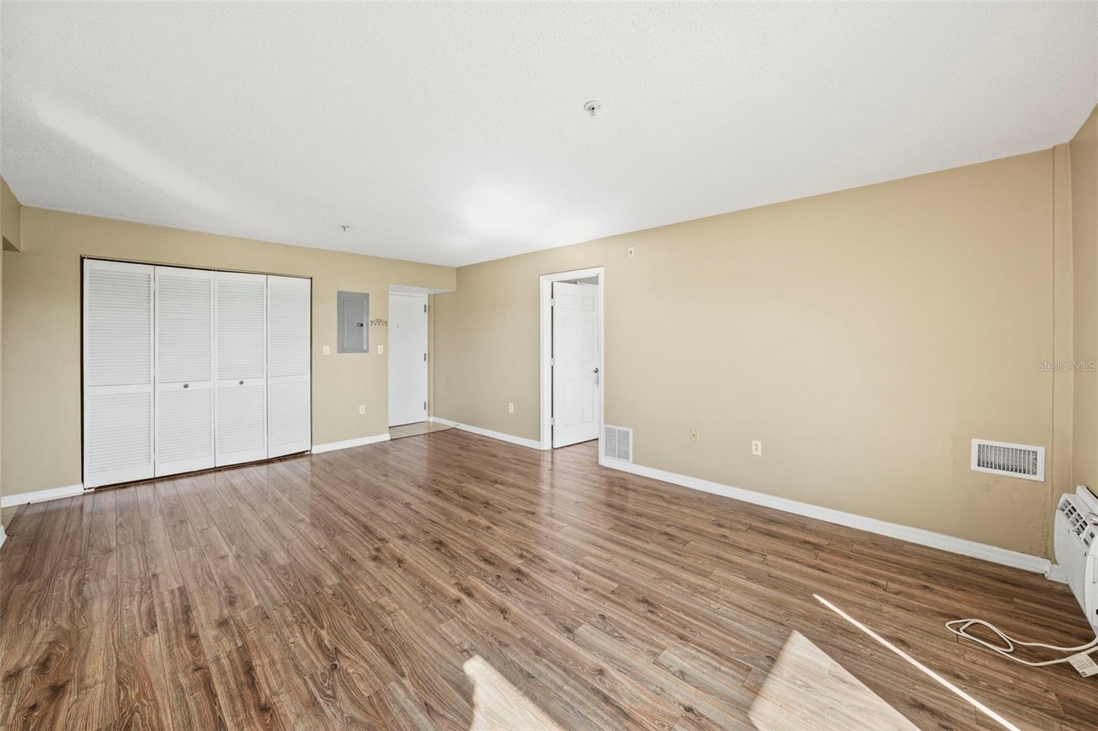 HYDE PARK TOWERS A CONDO - Residential Lease