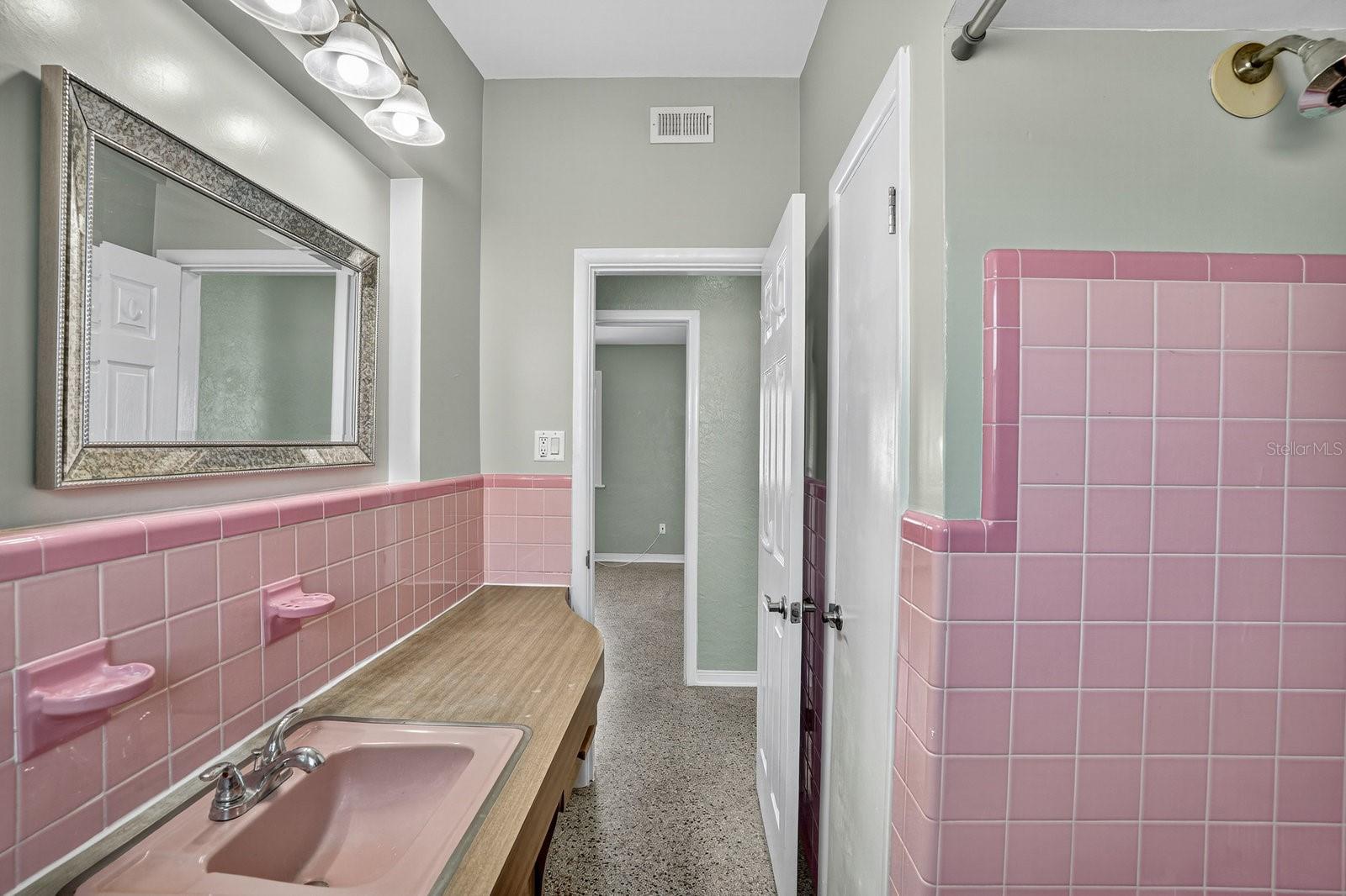 CASEY C HOMES M 19 PG 261 - Residential