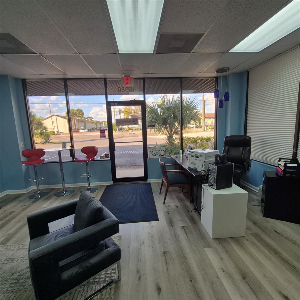 ALOMA BUS CENTER - Commercial Sale