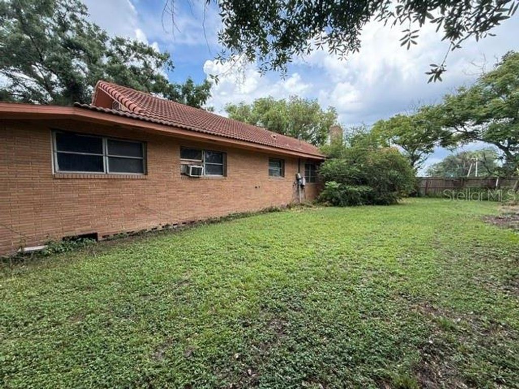 Photo of 3011 S Wiggins Road, Plant City, FL 33566 (MLS # TB8405083)