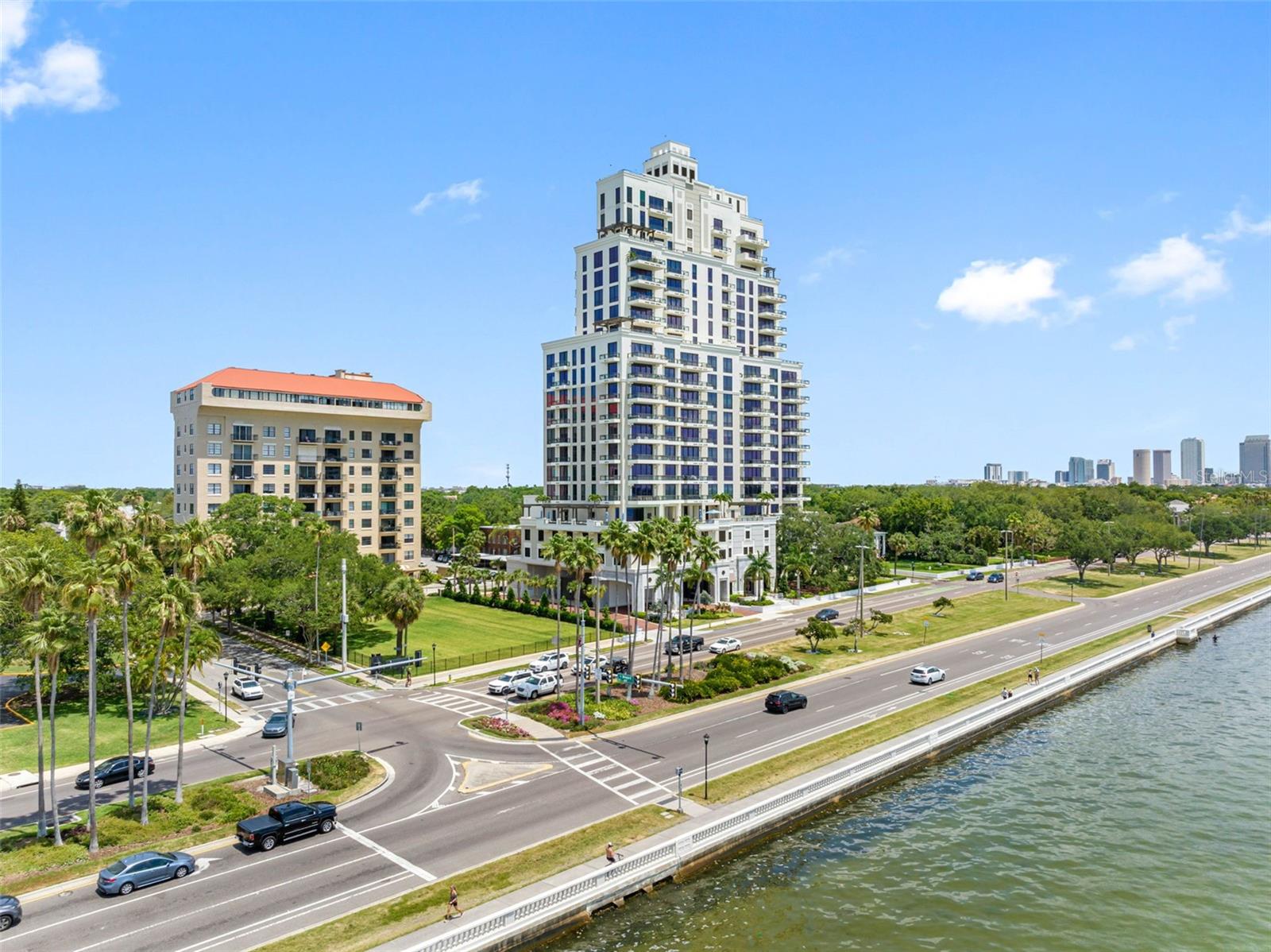 2109 BAYSHORE BOULEVARD 704