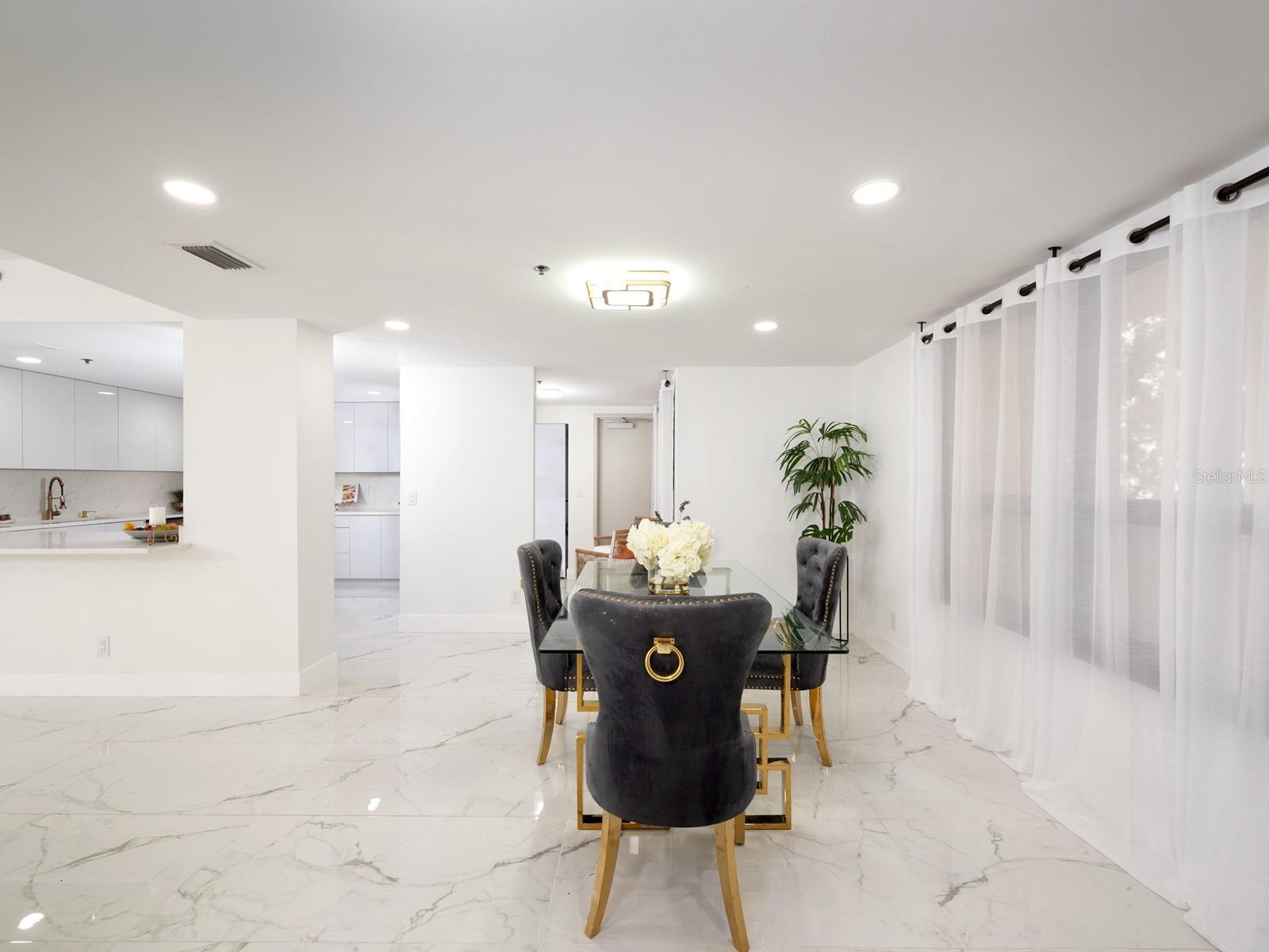 BAY PLAZA - Residential Lease