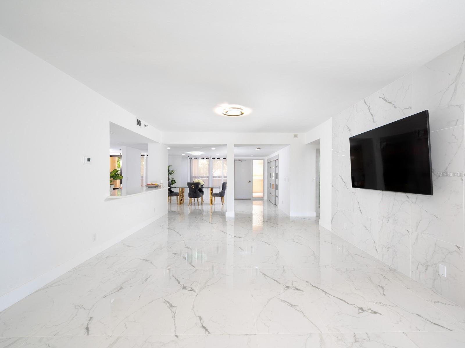 BAY PLAZA - Residential Lease