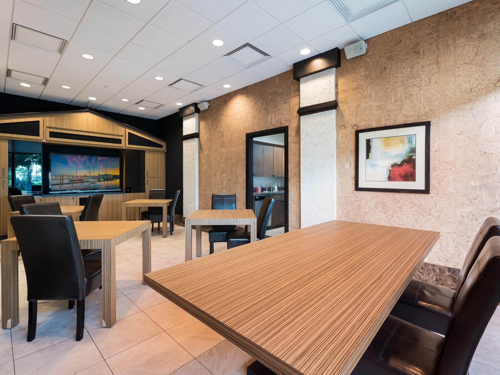 BAY PLAZA - Residential Lease