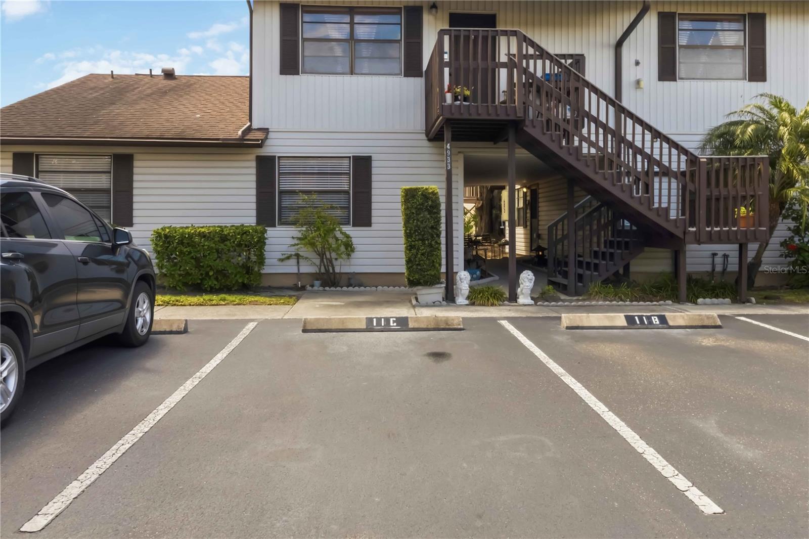 BREEZEWAY VILLAS CONDO TWNHS - Residential