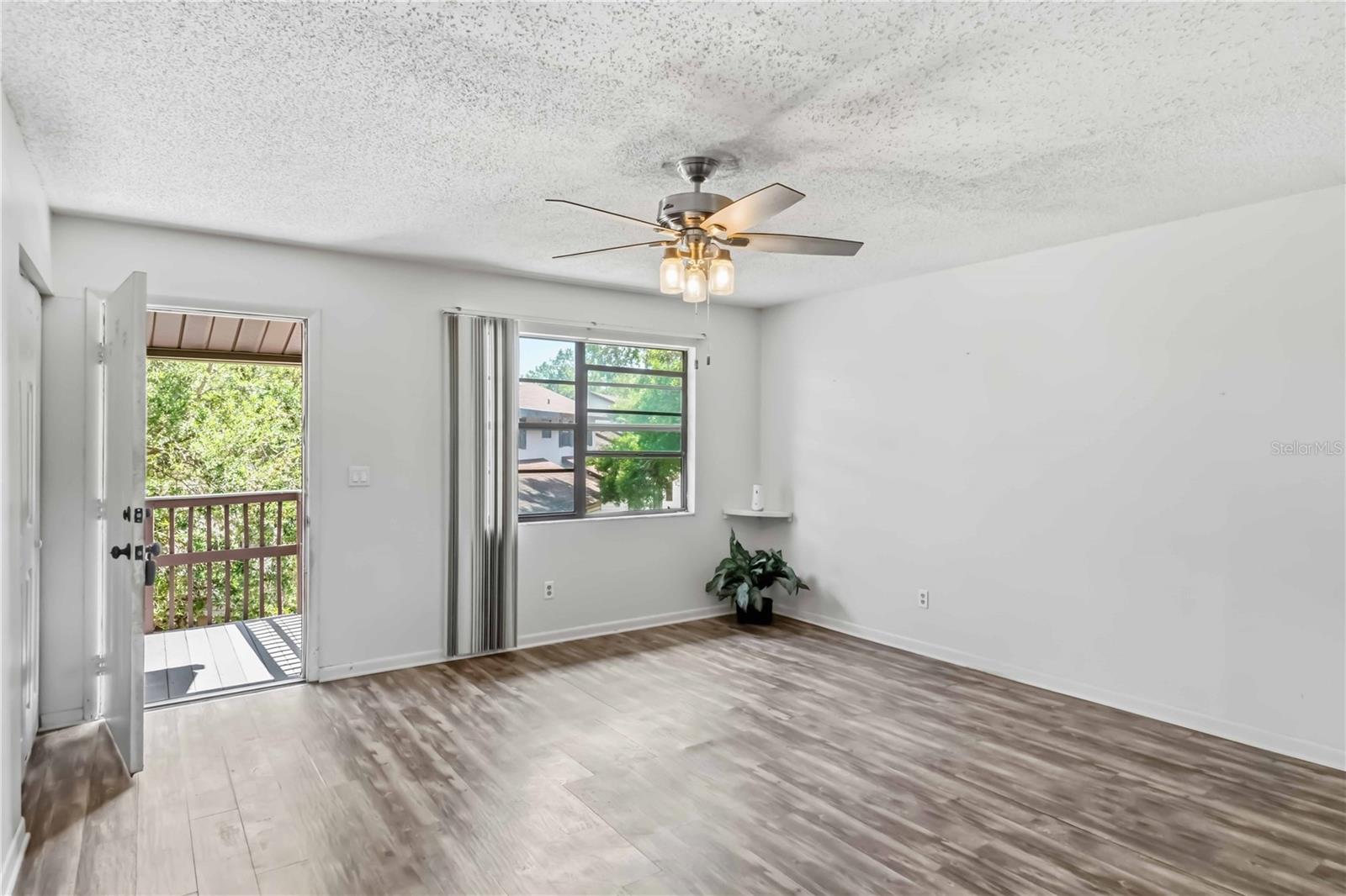 BREEZEWAY VILLAS CONDO TWNHS - Residential