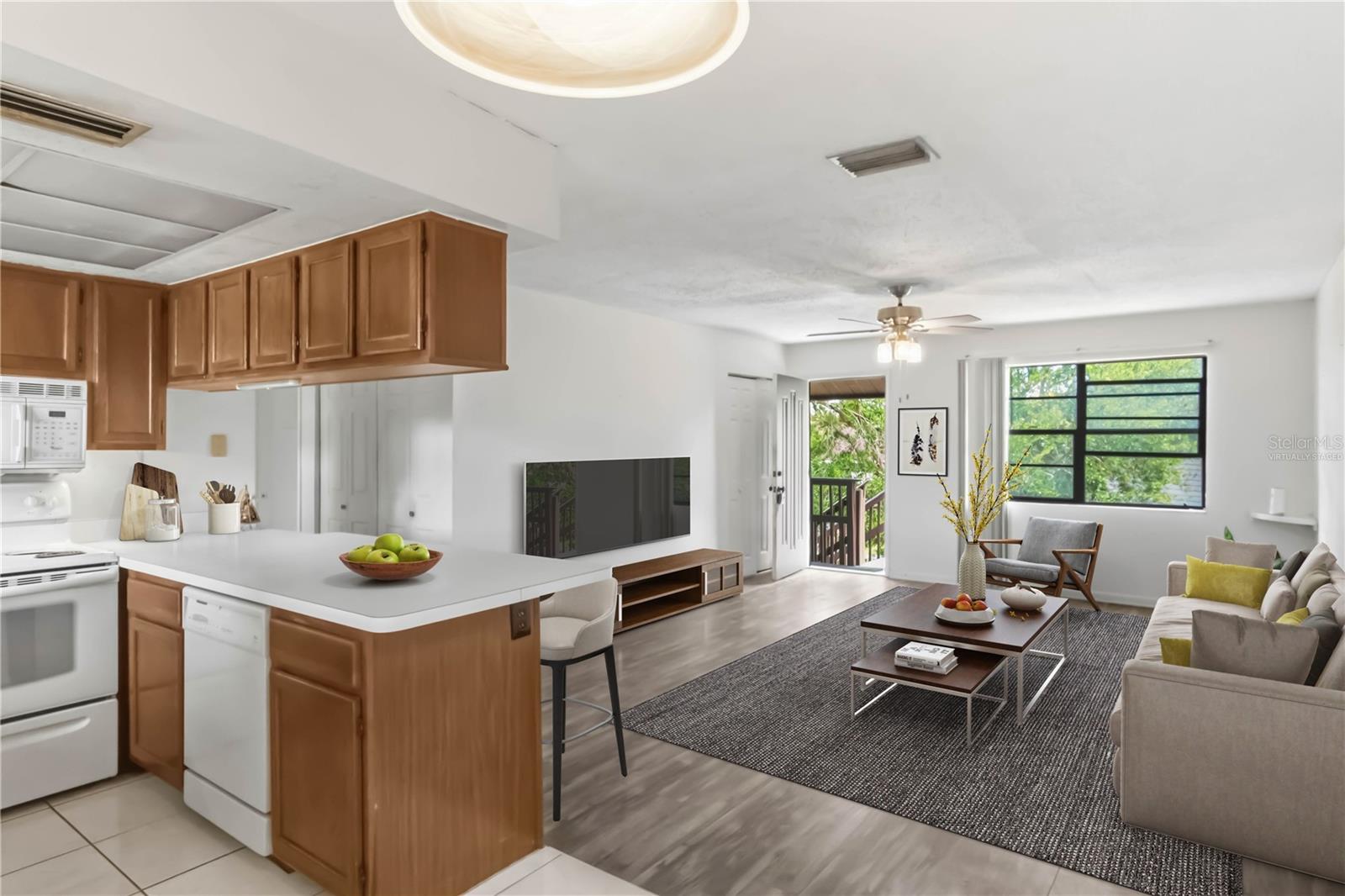 BREEZEWAY VILLAS CONDO TWNHS - Residential