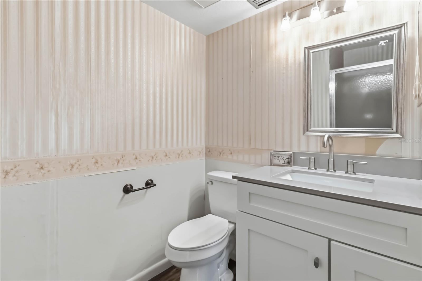 BREEZEWAY VILLAS CONDO TWNHS - Residential