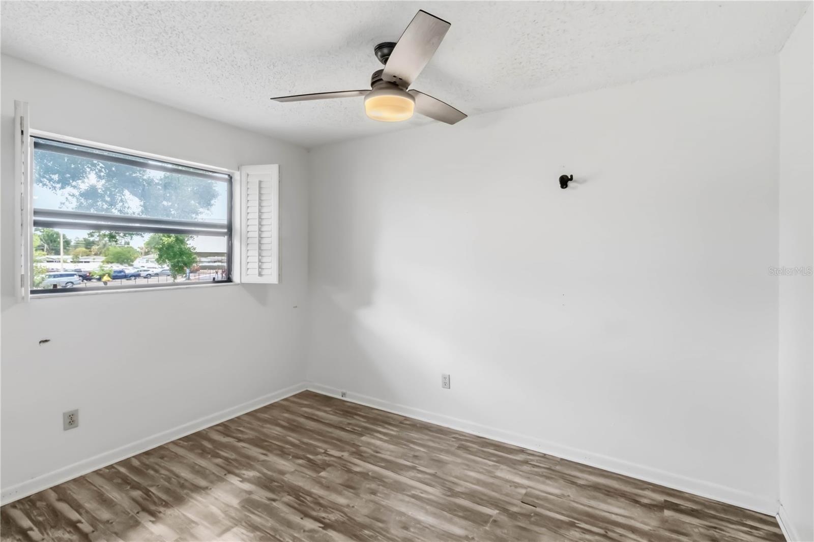 BREEZEWAY VILLAS CONDO TWNHS - Residential