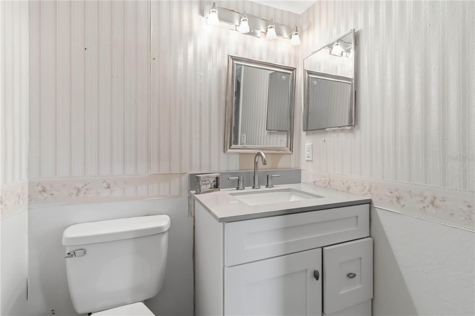 BREEZEWAY VILLAS CONDO TWNHS - Residential