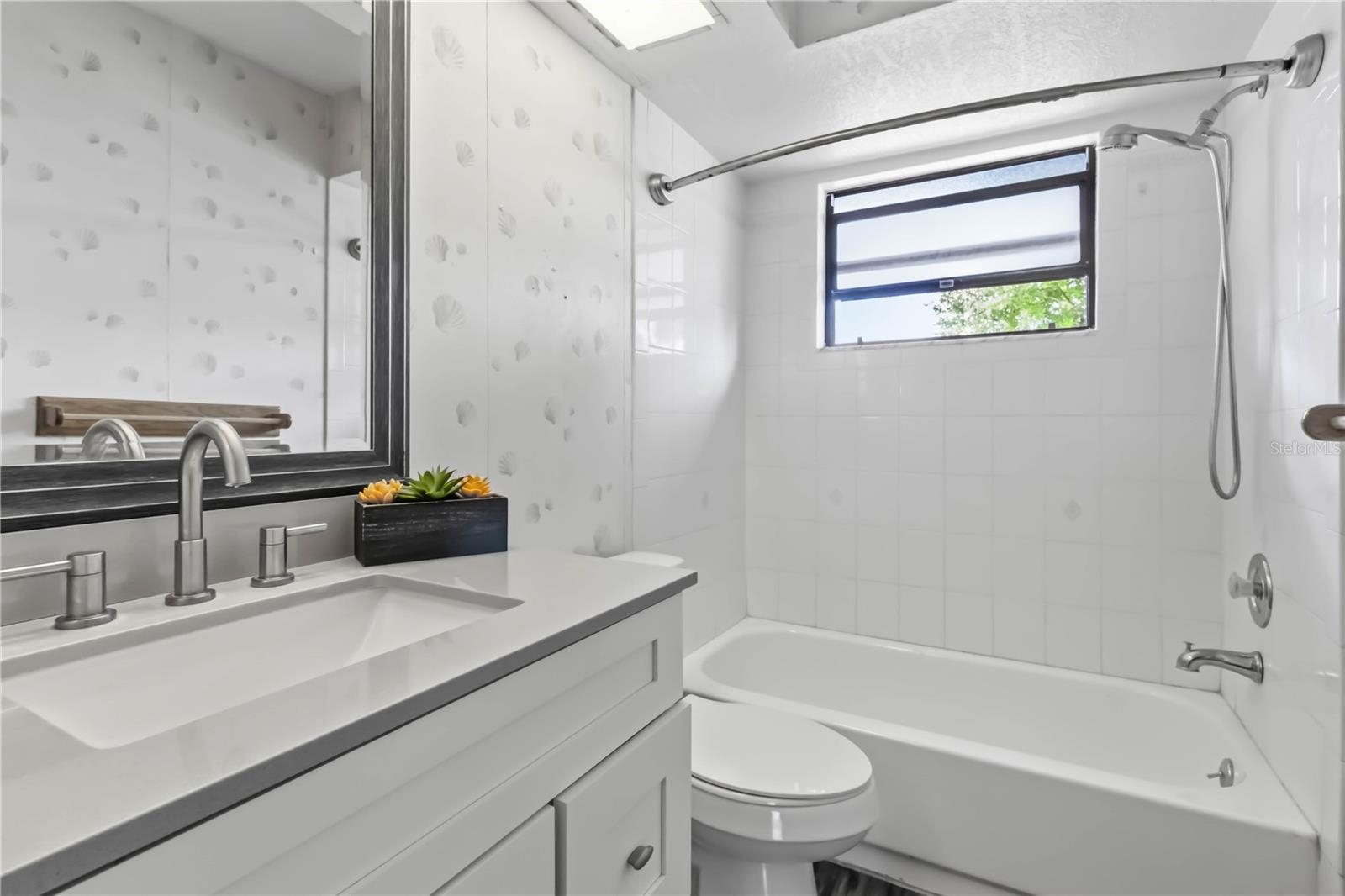 BREEZEWAY VILLAS CONDO TWNHS - Residential