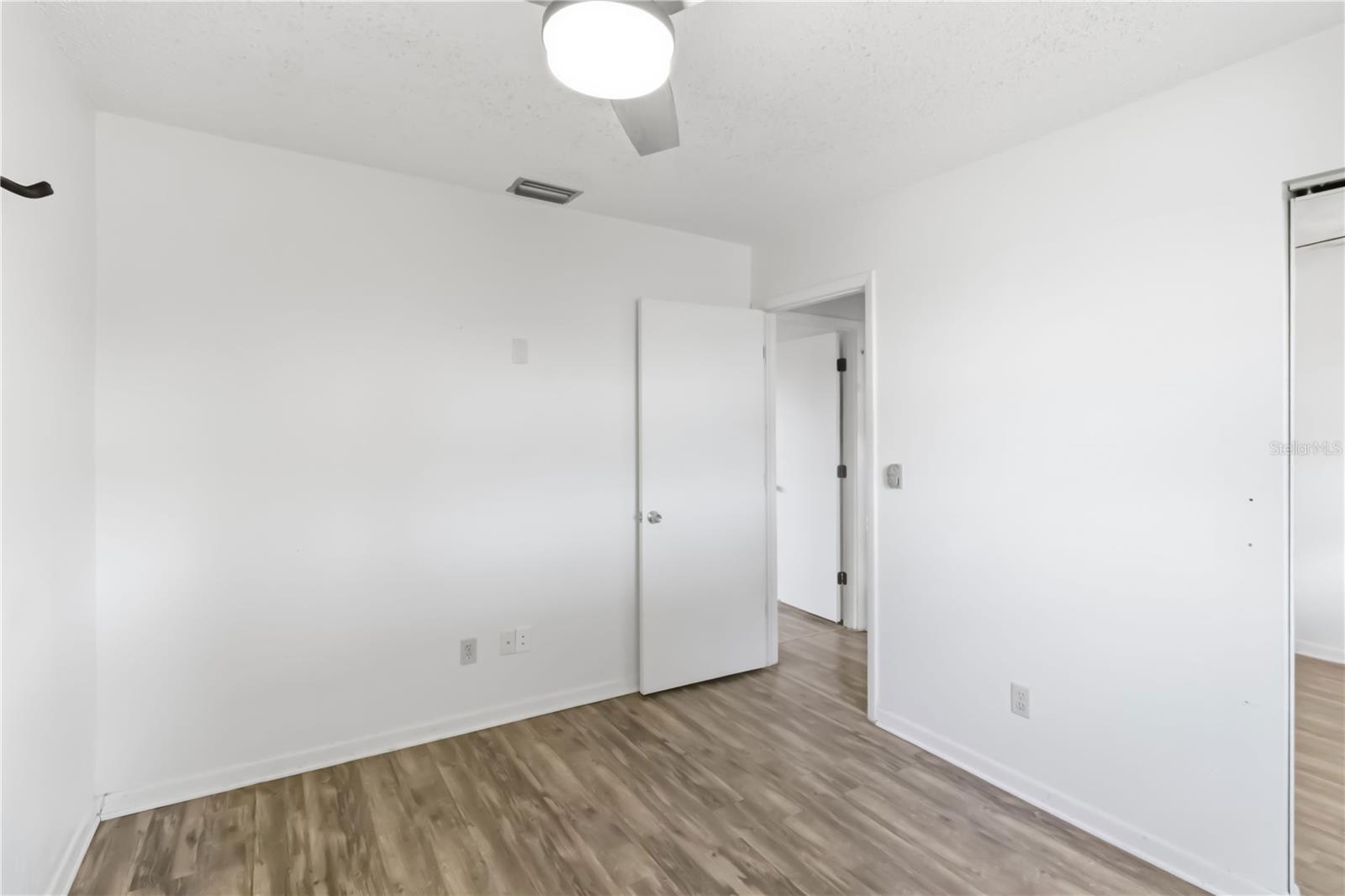 BREEZEWAY VILLAS CONDO TWNHS - Residential