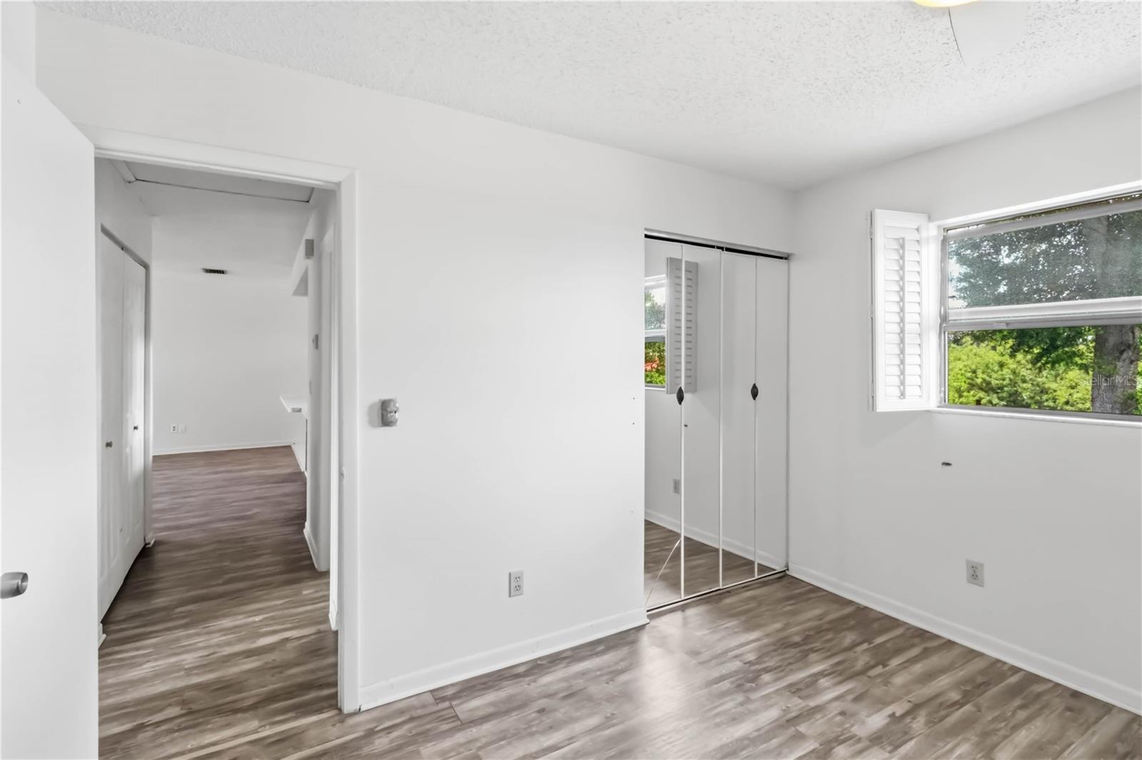 BREEZEWAY VILLAS CONDO TWNHS - Residential