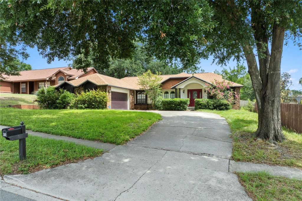 Photo of 9109 Queen Elizabeth Court, Orlando, FL 32818 (MLS # O6412503)