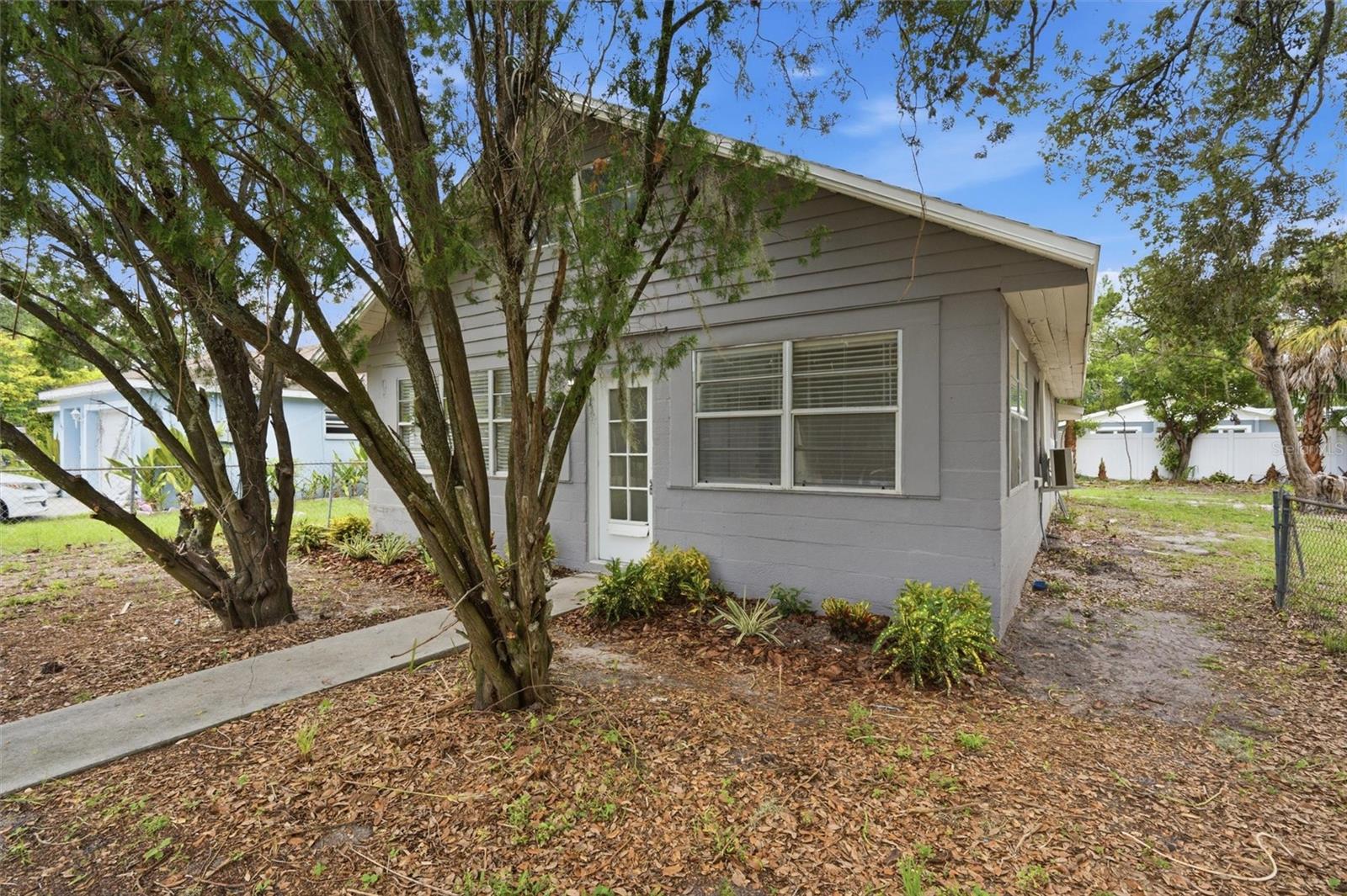 2425 9TH AVENUE E, BRADENTON, FL, 34208 1 2425 9TH AVENUE E
