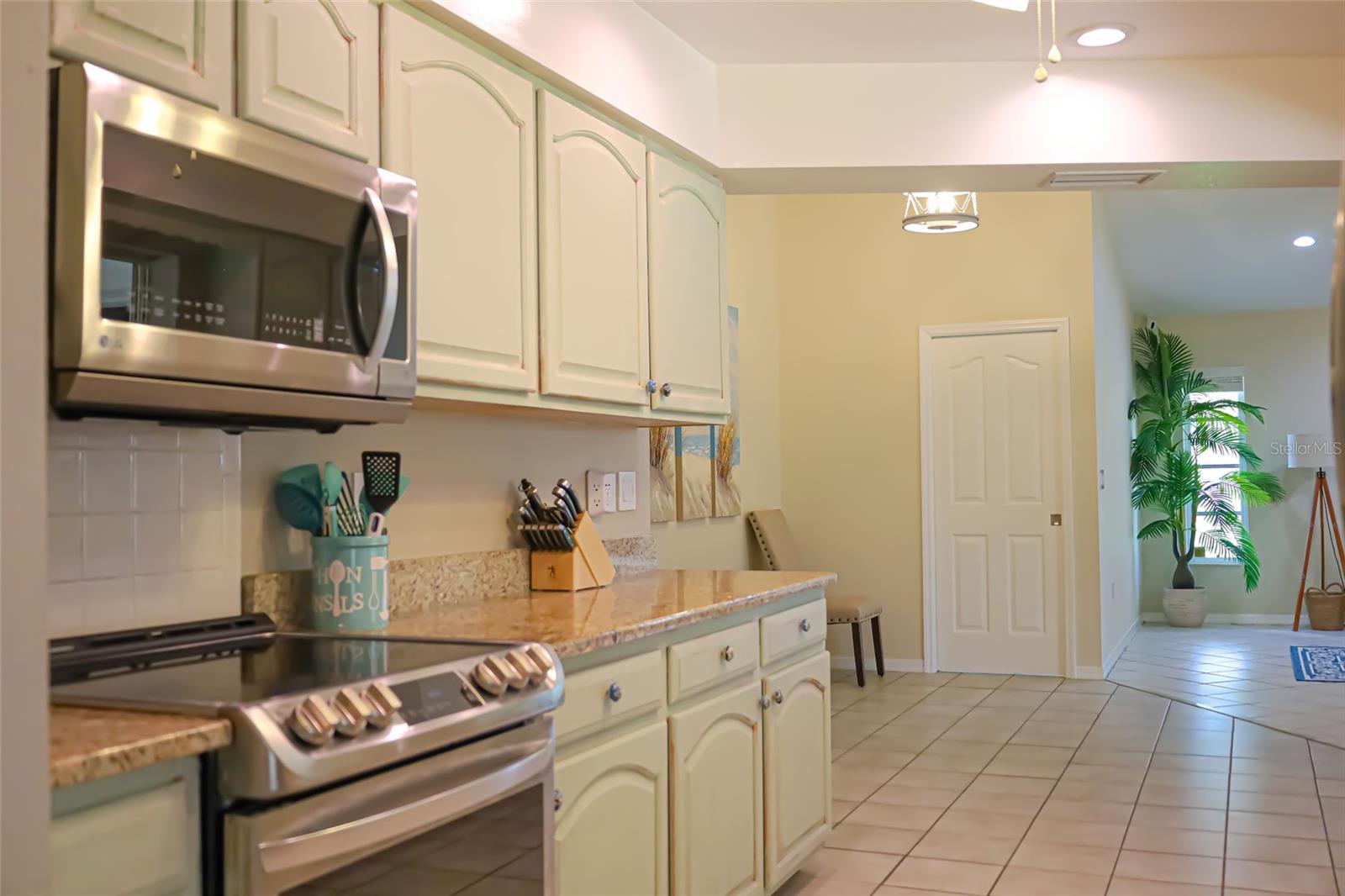 QUAIL LAKE - Residential Lease