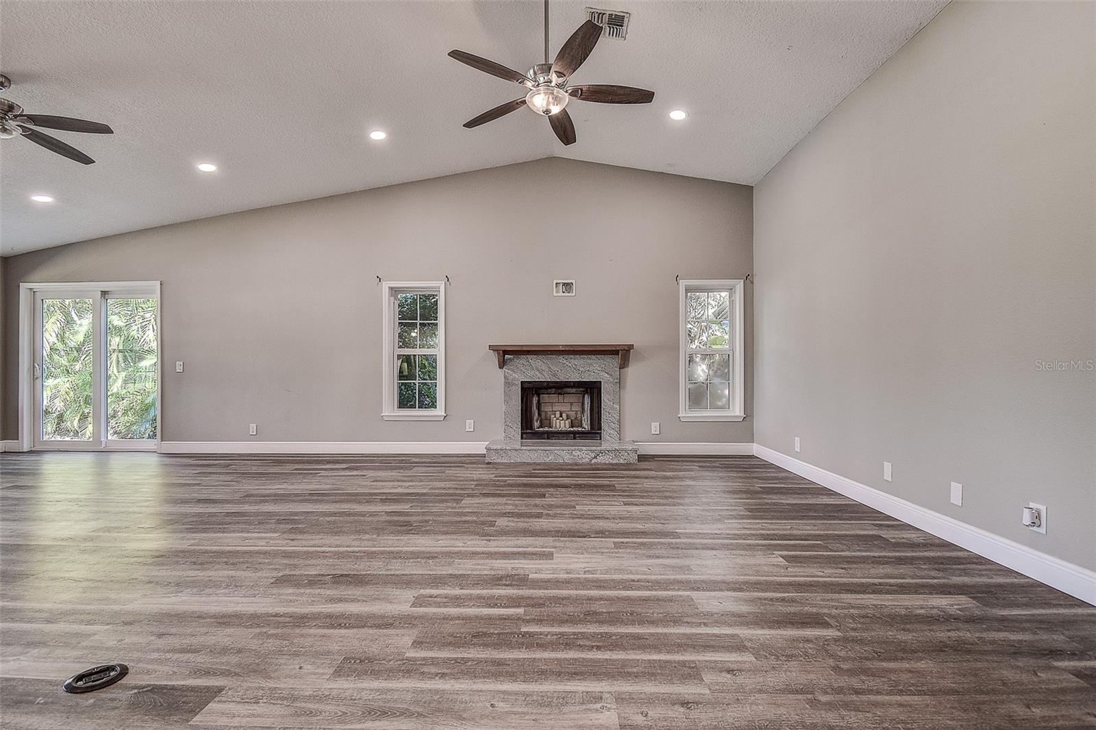 WHISPER LAKE SUB - Residential