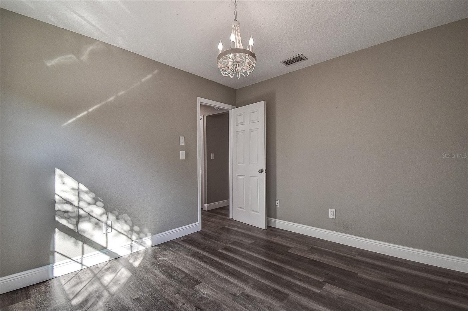 WHISPER LAKE SUB - Residential