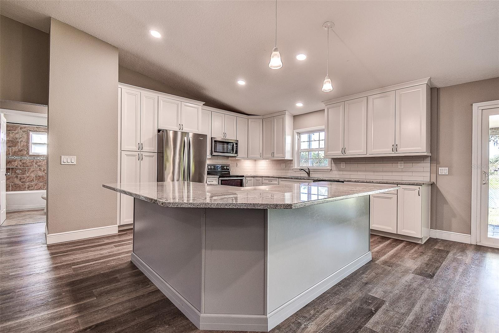 WHISPER LAKE SUB - Residential